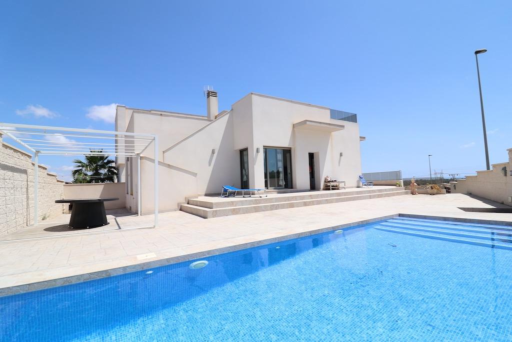 Villa in Alicante - view 1