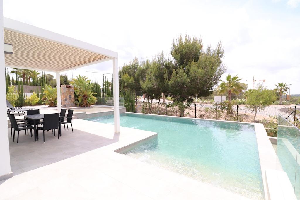 Villa in Urbanizacion los Balcones - view 1
