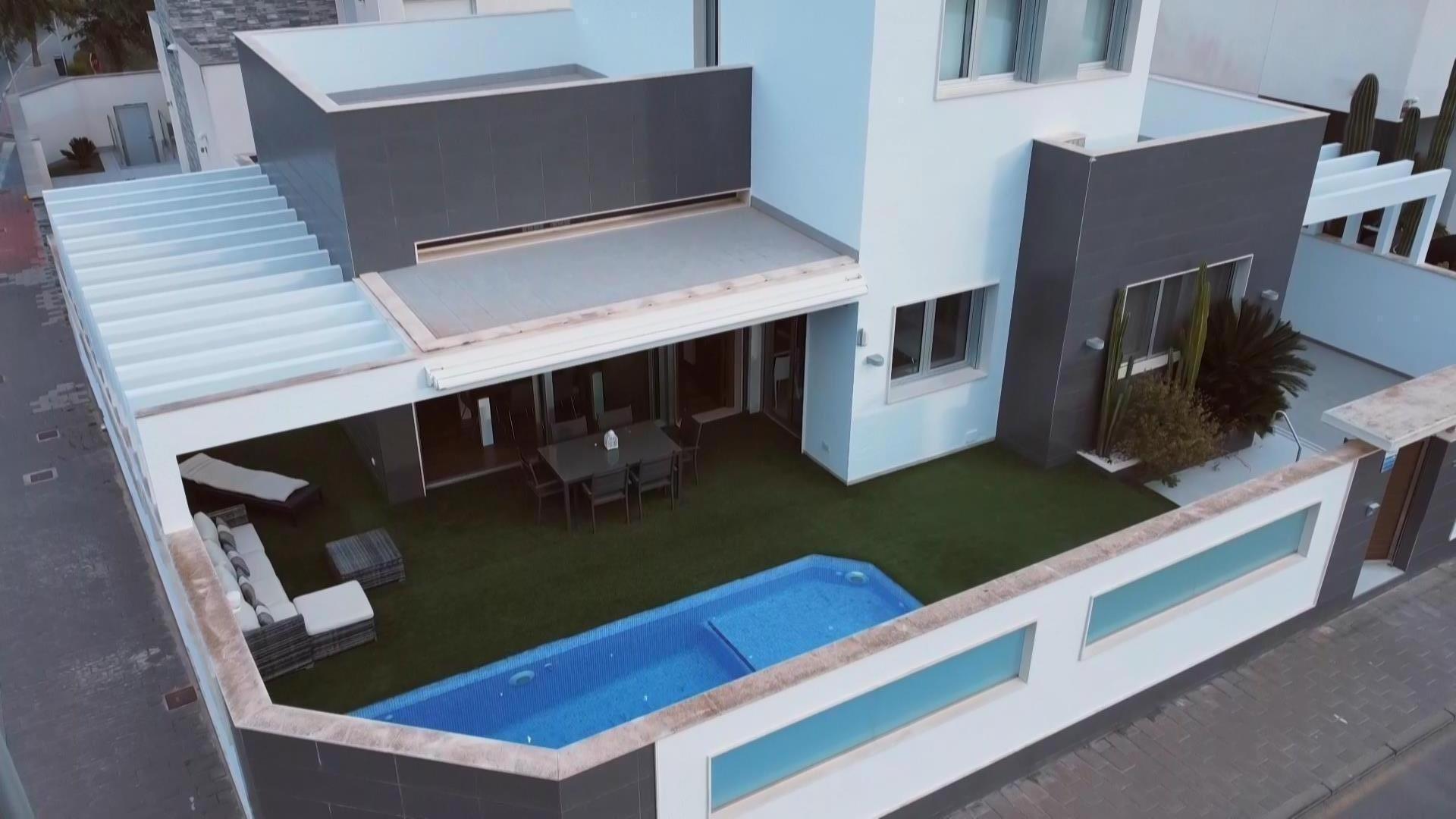 Villa in Pilar de la Horadada - view 1
