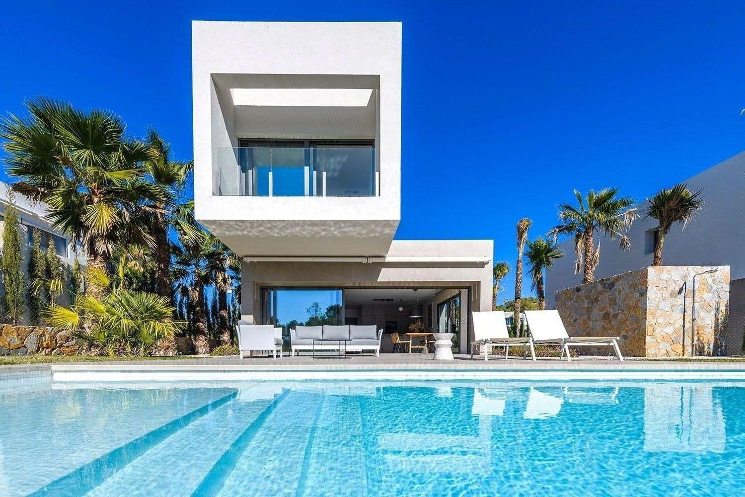 Villa in Alicante - view 1