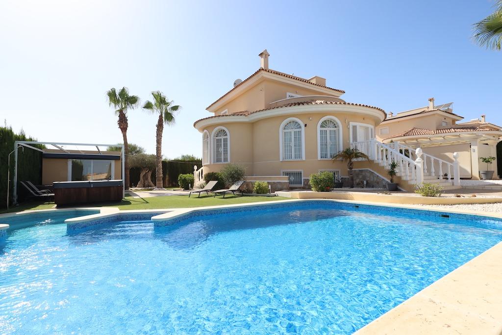Villa in Ciudad Quesada - view 1