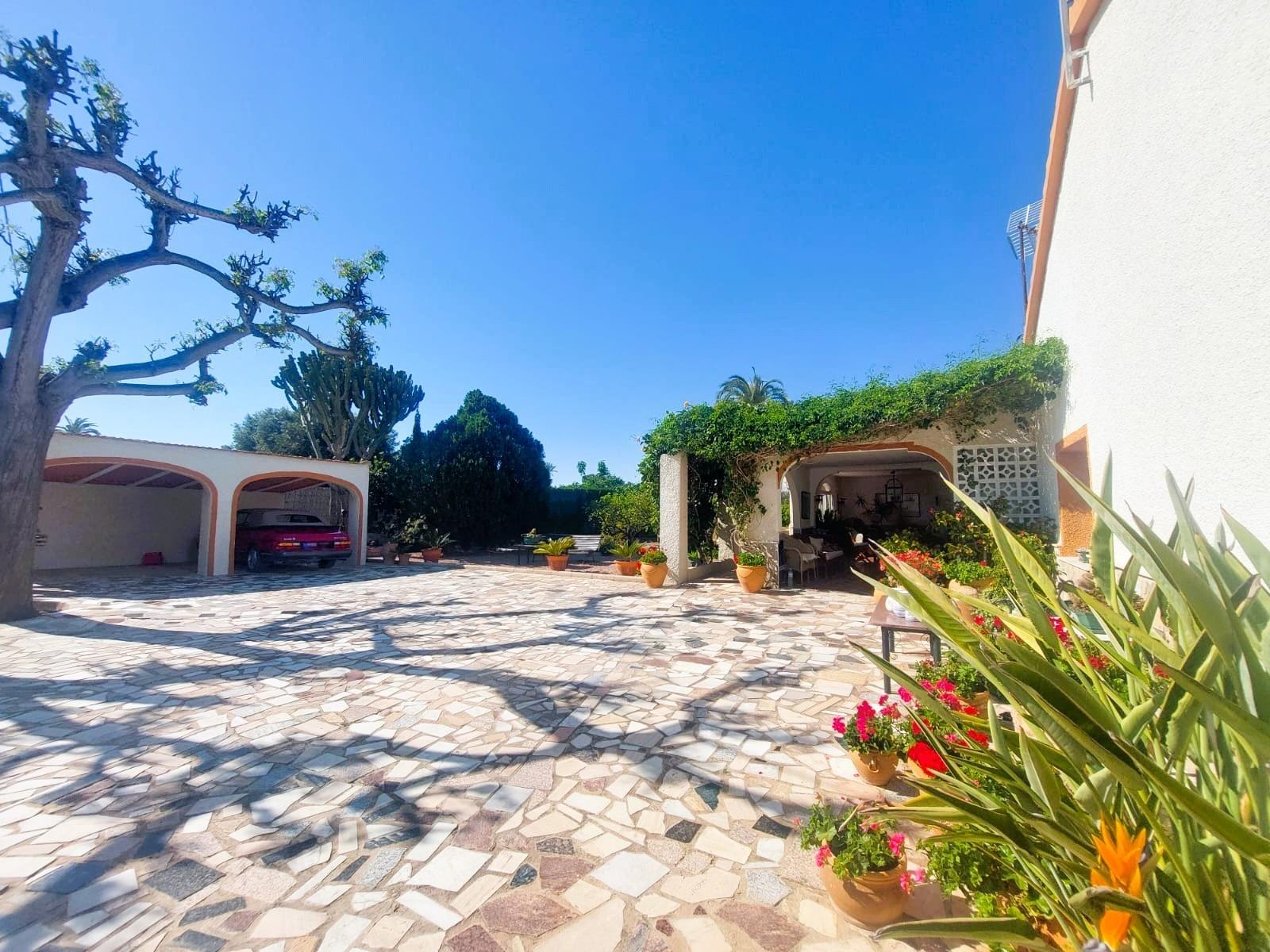 House in Elche - view 1