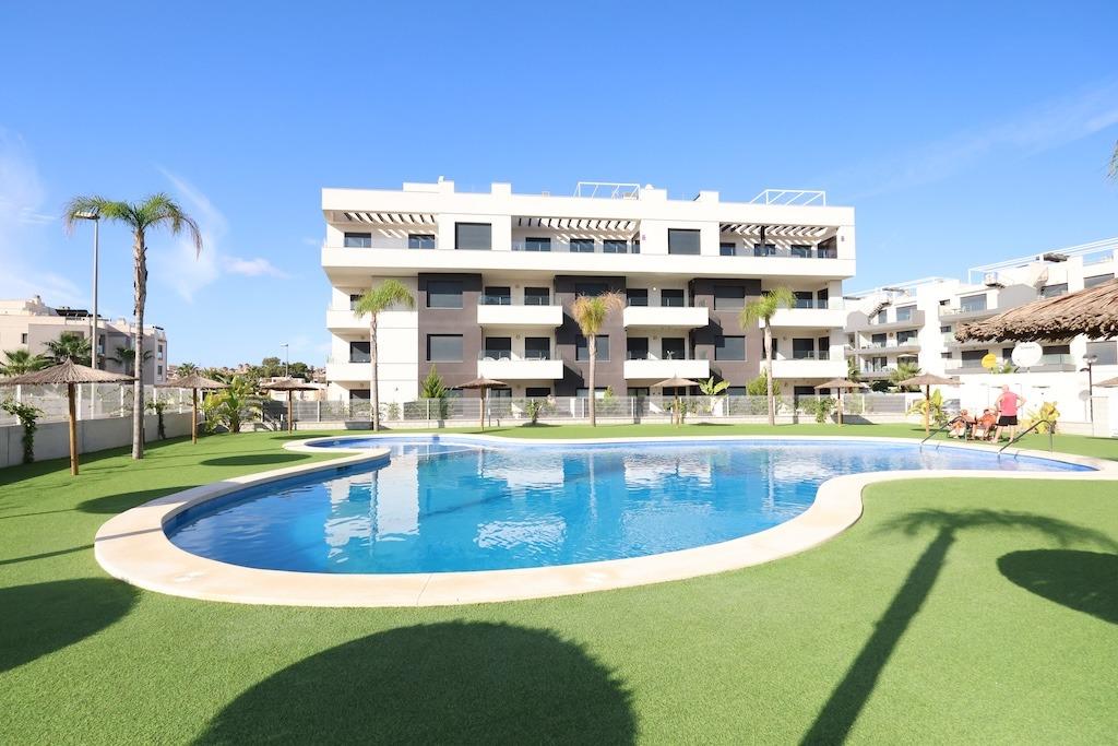 Apartment in Dehesa de Campoamor - view 1