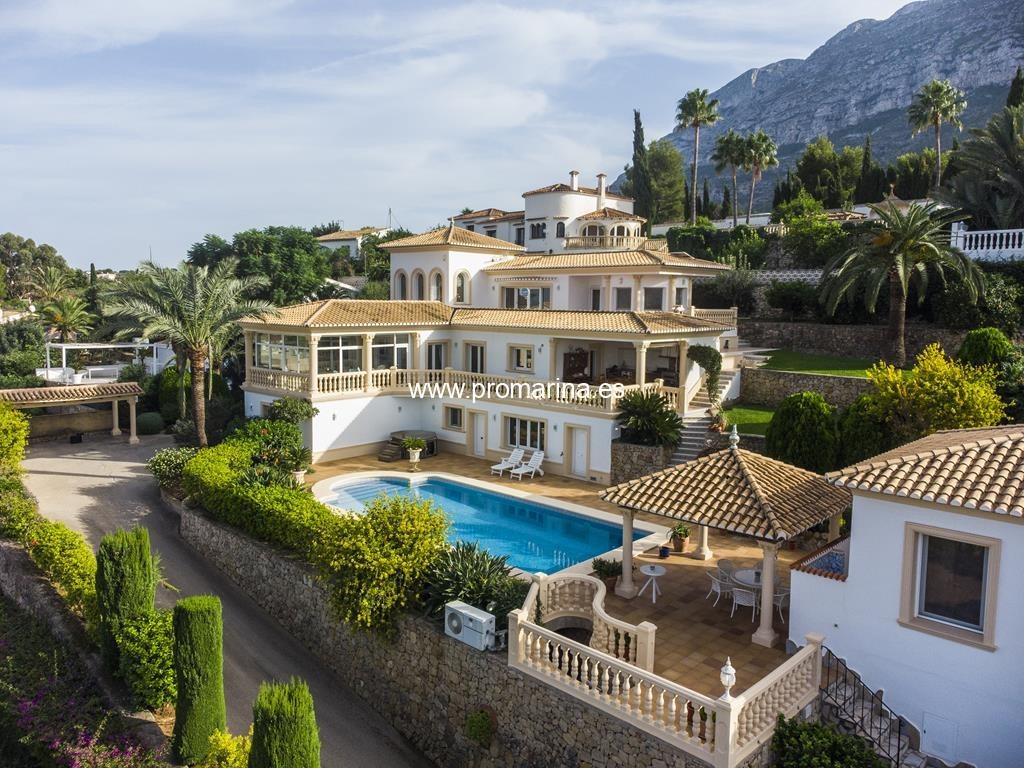 Villa in Denia - view 1