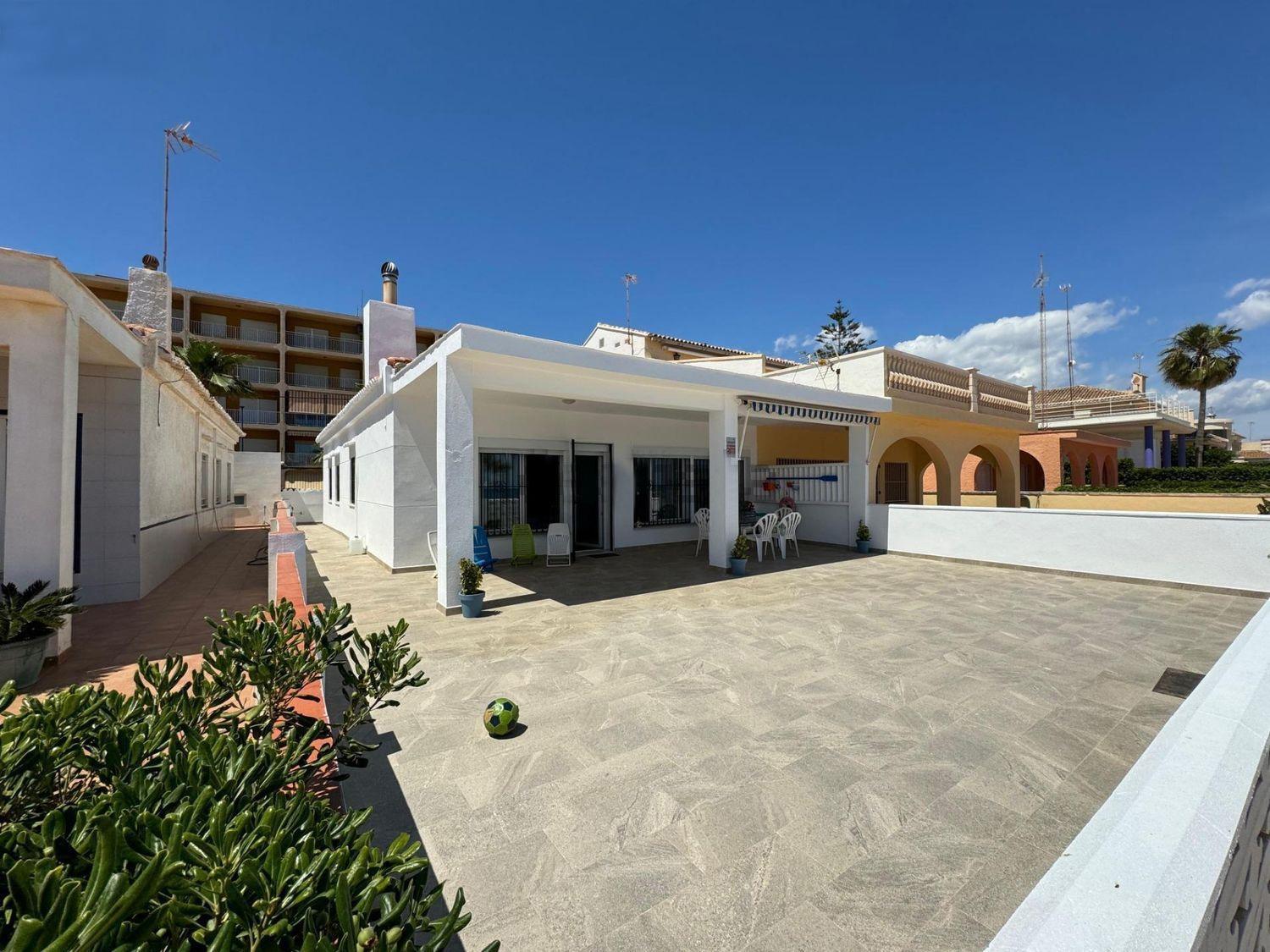 Villa in Miramar - view 1