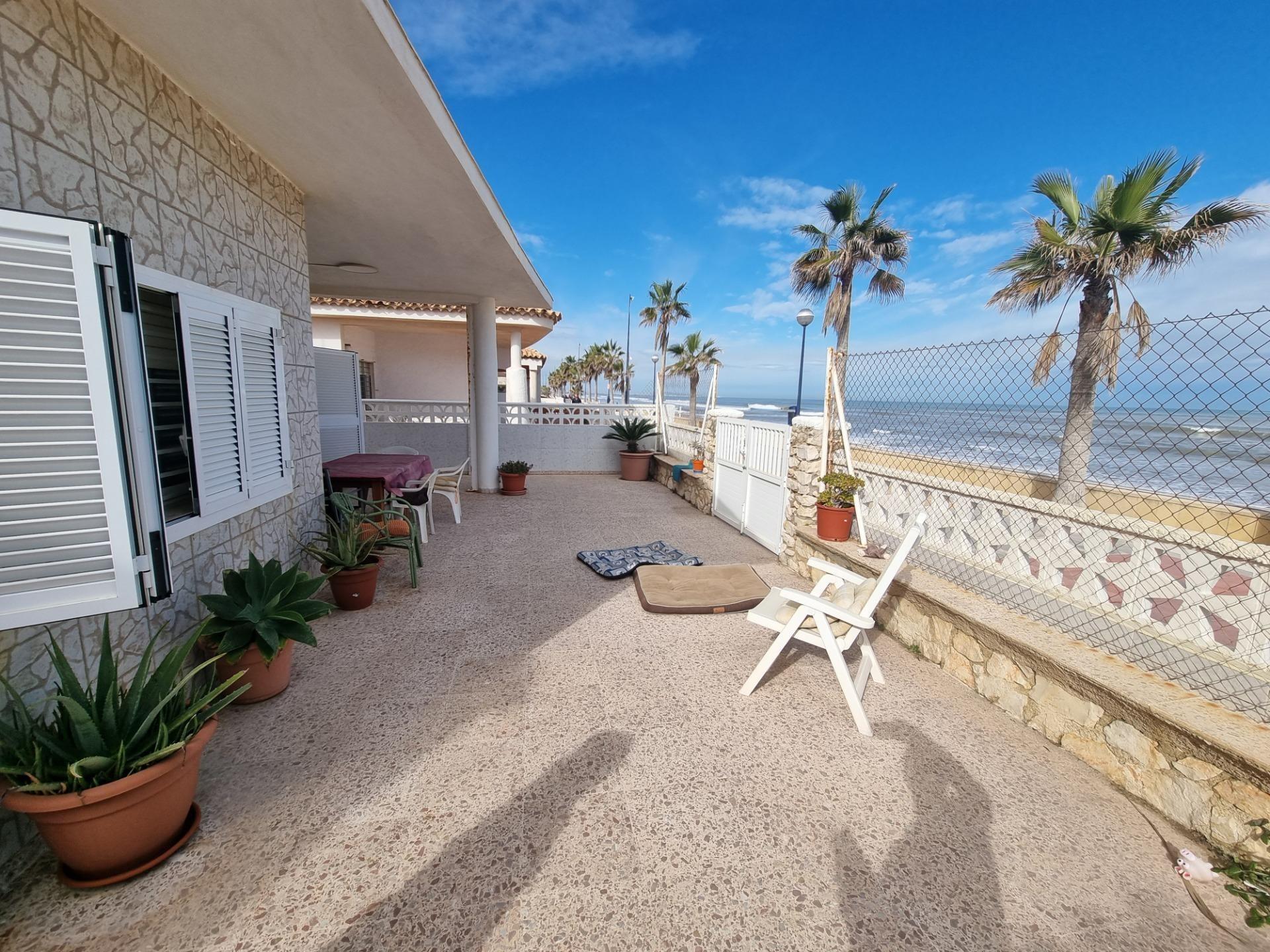 Villa in Miramar - view 1