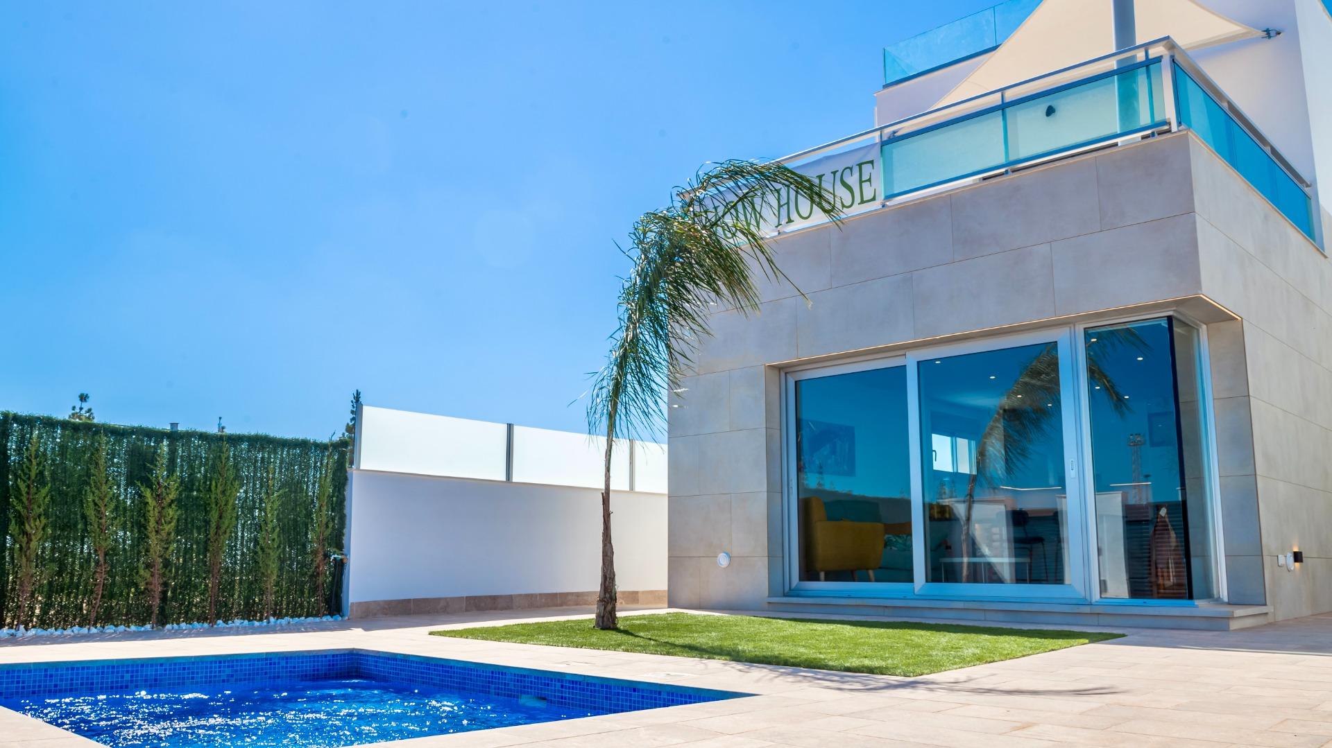 Villa in Santa Cruz - view 1