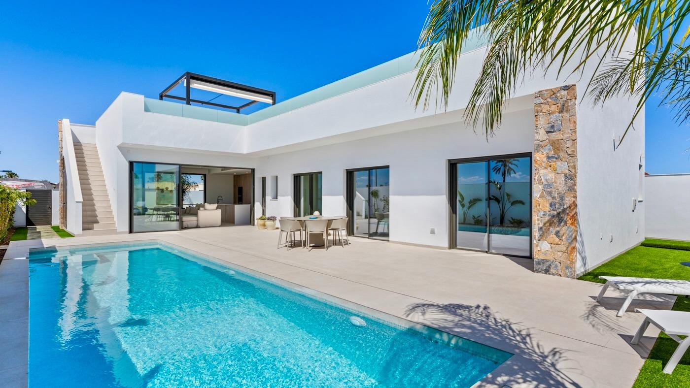 Villa in Torre del Rame - view 1