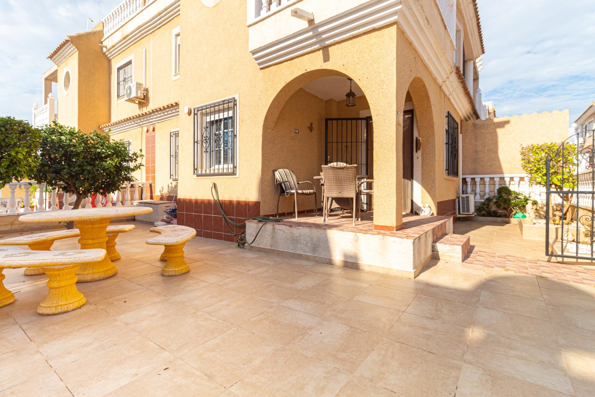 House in La Zenia - view 1