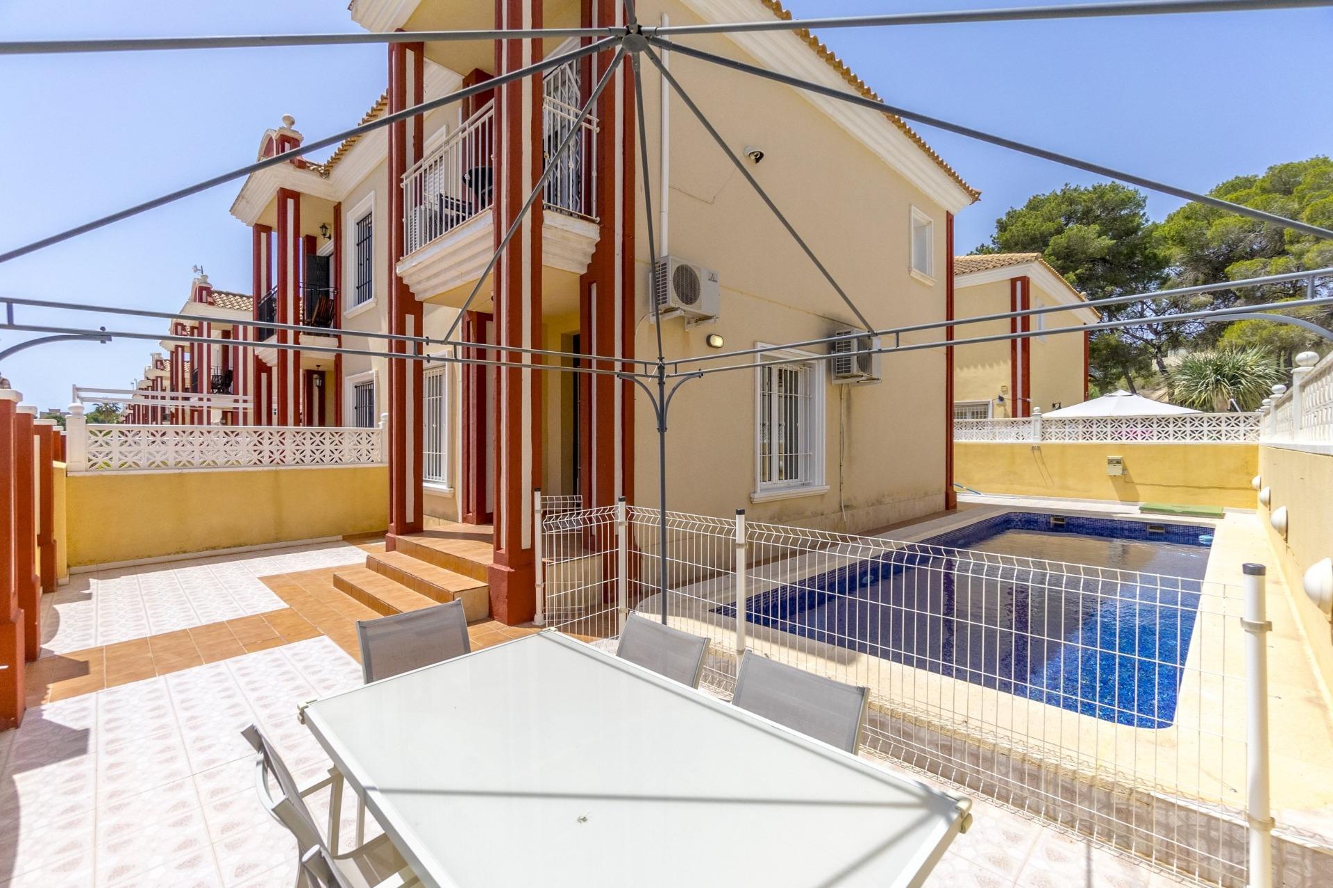 House in Dehesa de Campoamor - view 1
