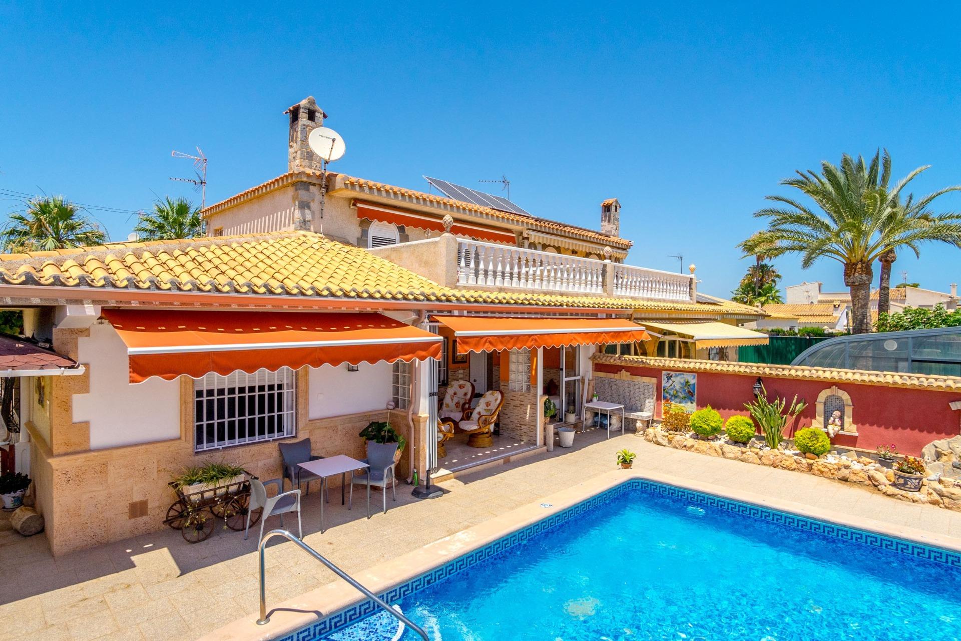 Villa in Playas de Orihuela - view 1
