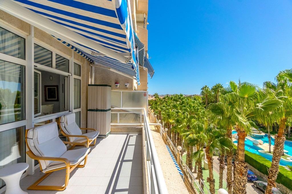 Apartment in Alicante - view 1