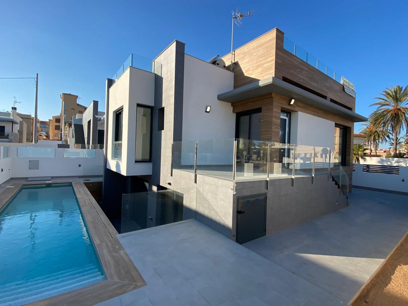 Villa in Alicante - view 1