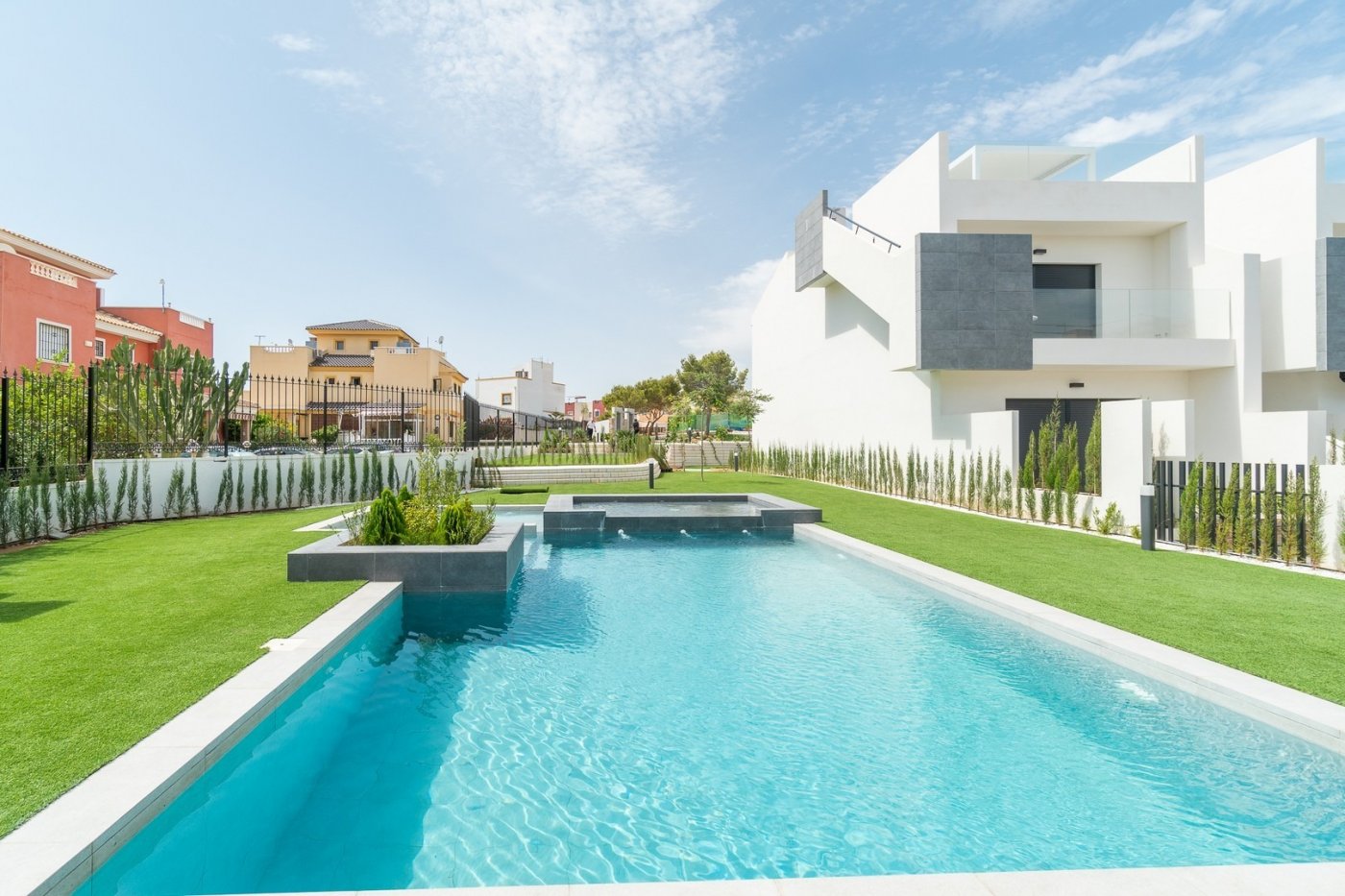 House in Alicante - view 1