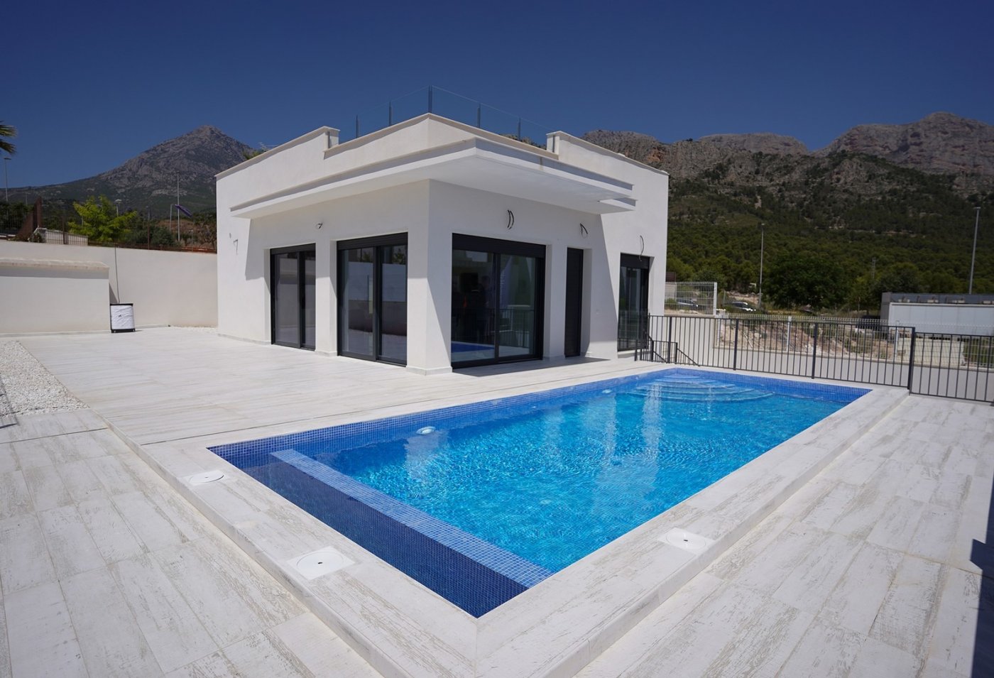 Villa in Alicante - view 1