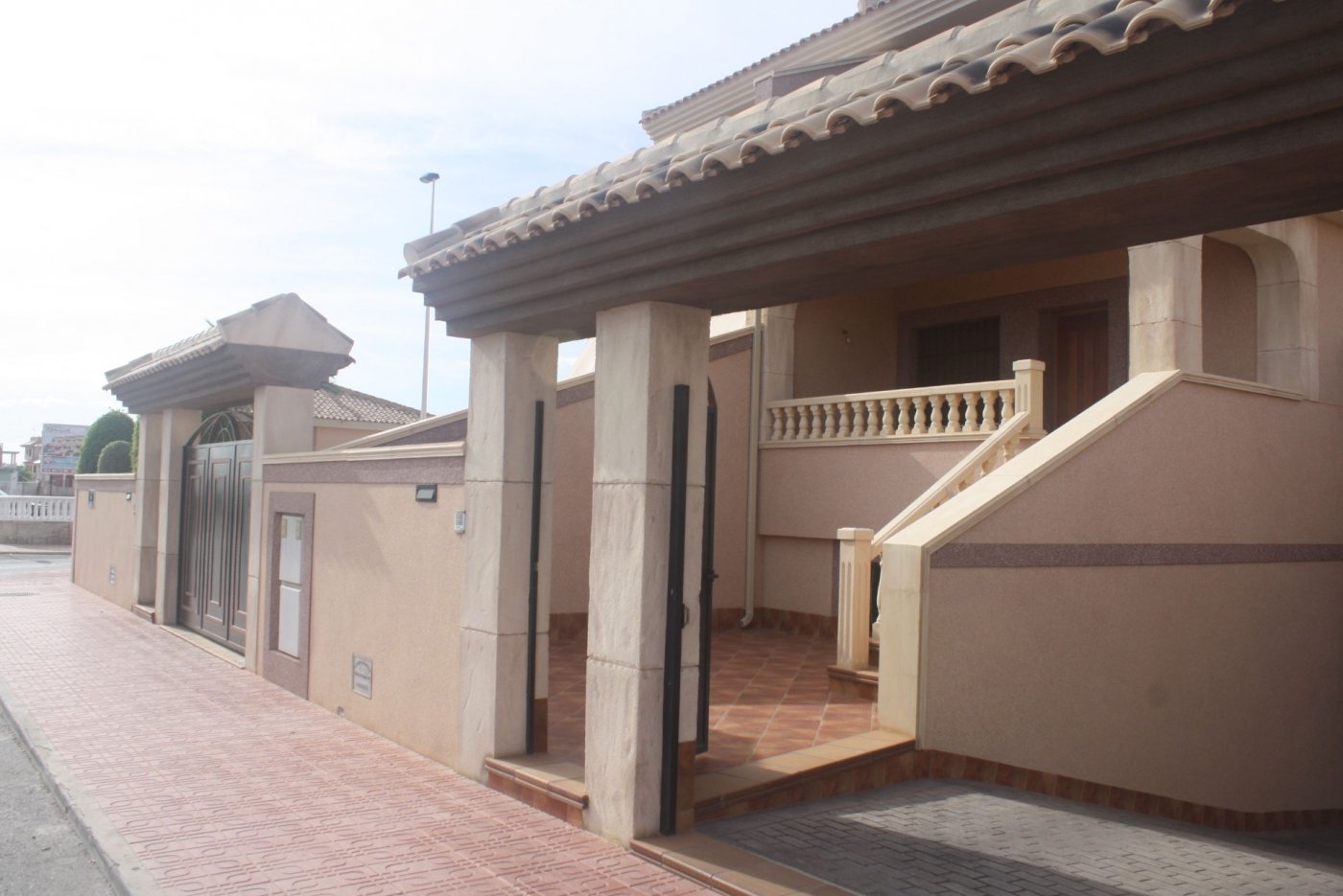 House in Alicante - view 1