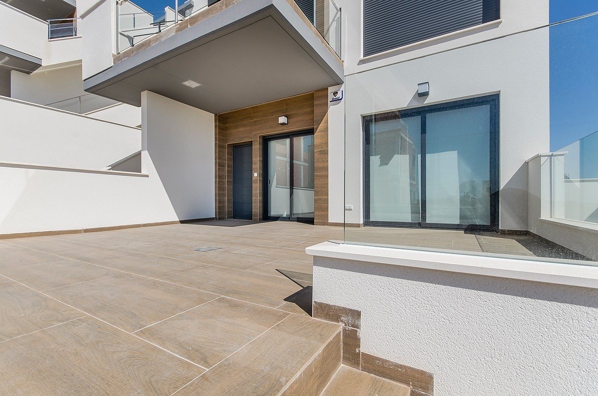 House in Alicante - view 1