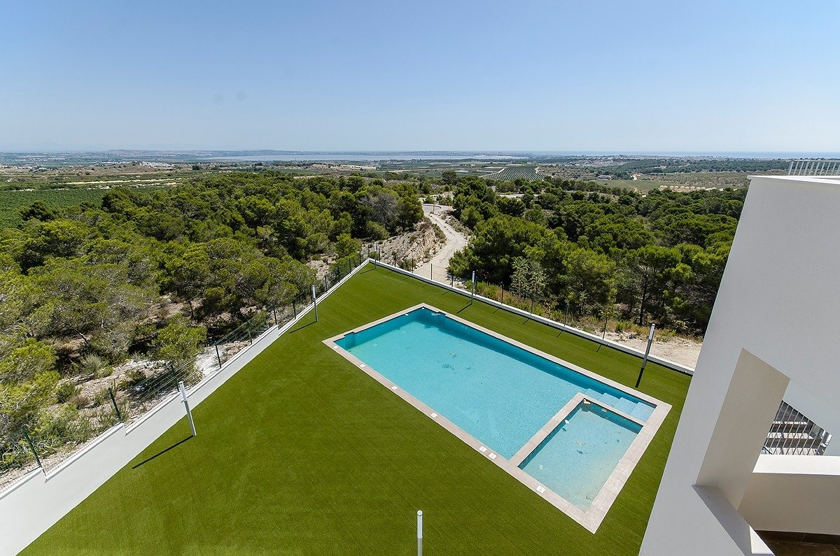 House in Alicante - view 1