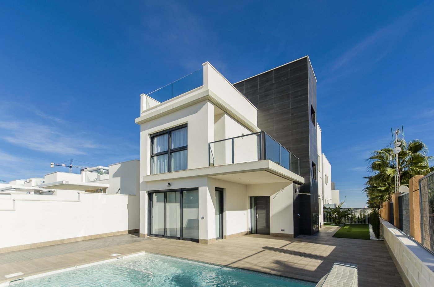Villa in Alicante - view 1