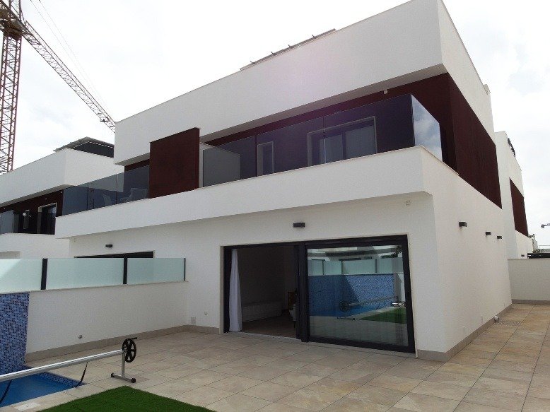 Villa in Alicante - view 1