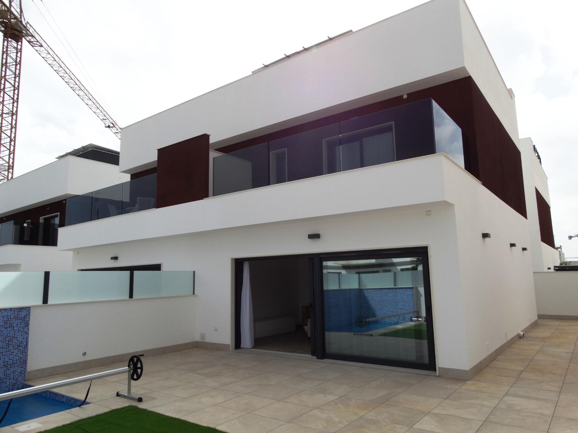 Villa in Santa Cruz - view 1