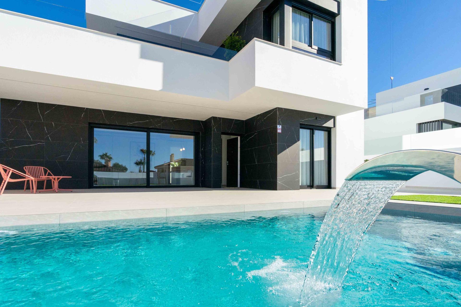 House in Alicante - view 1
