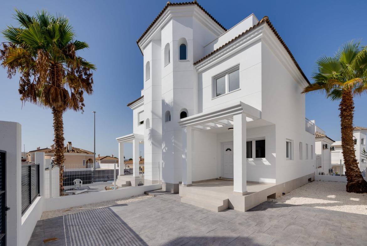 Villa in San Fulgencio - view 1