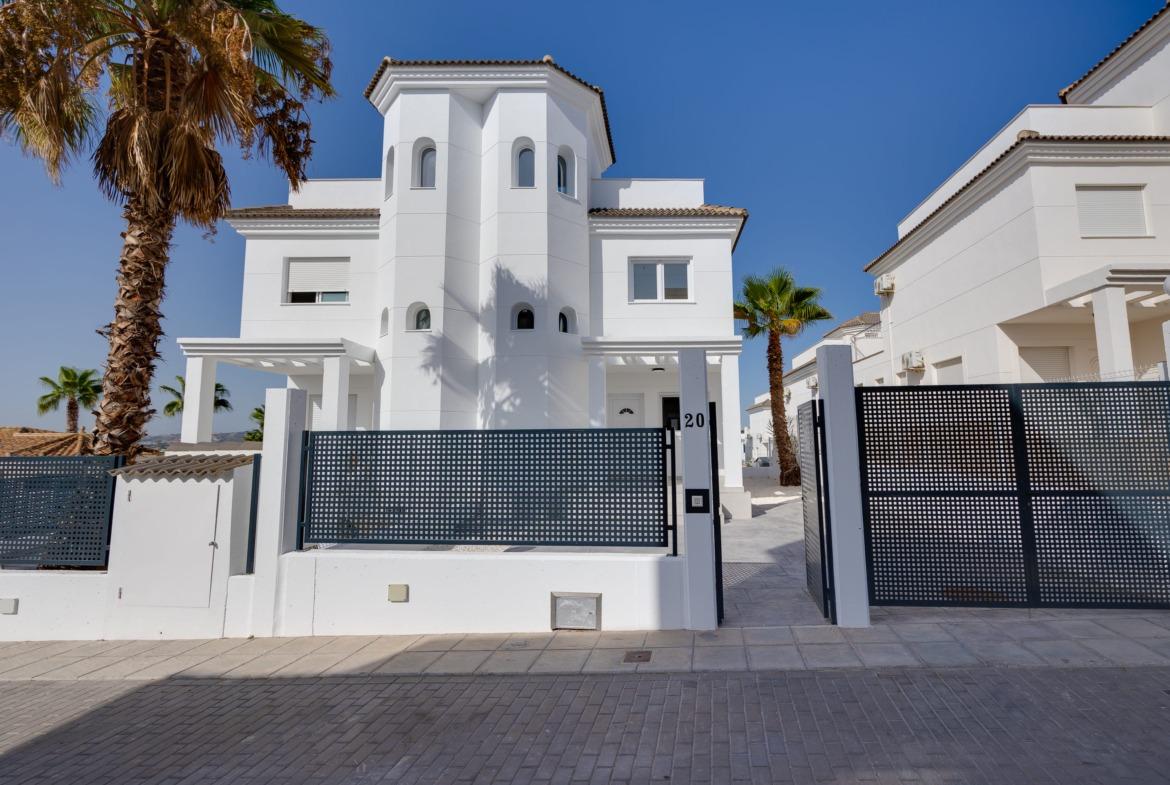 Villa in San Fulgencio - view 1
