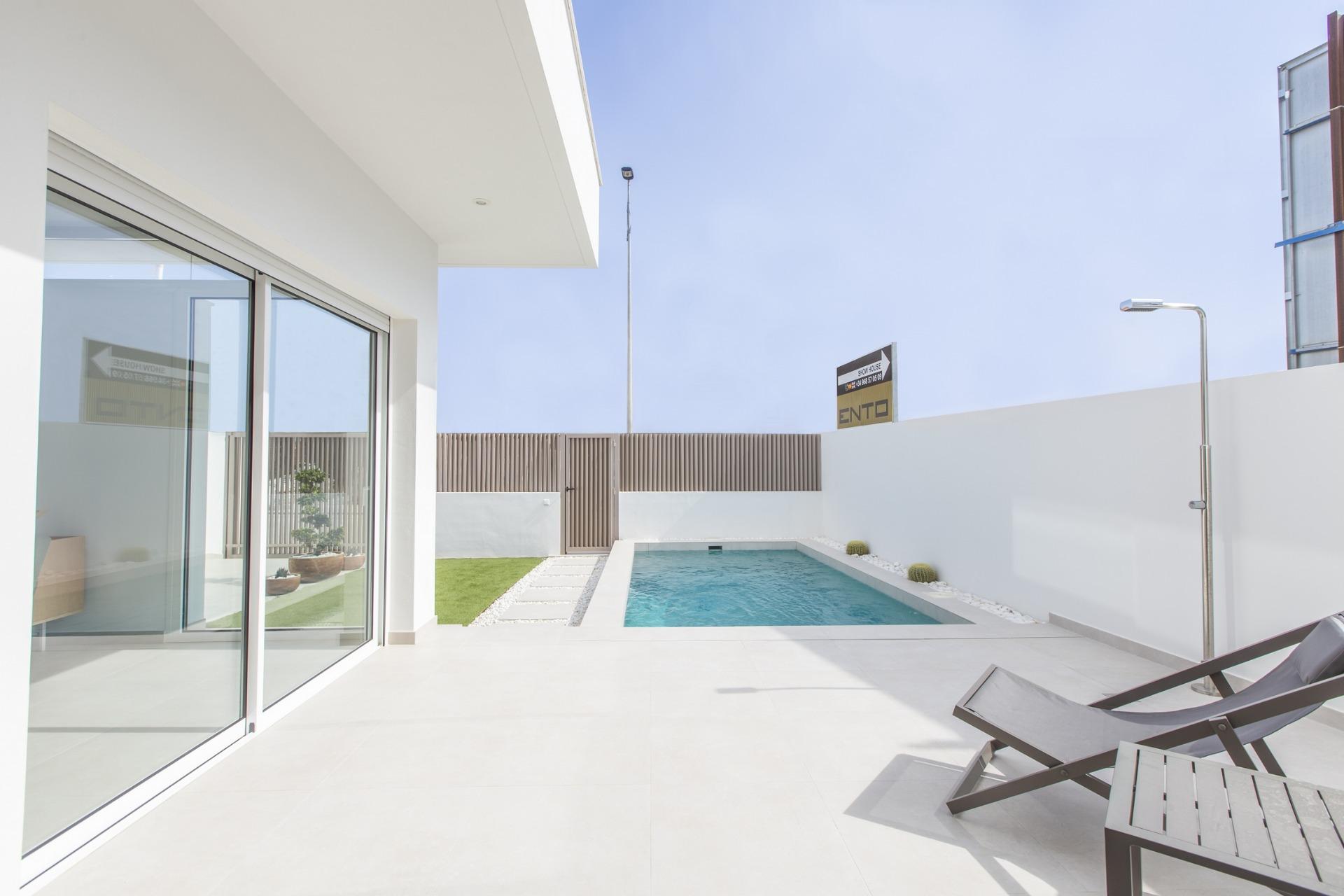 Villa in Santa Cruz - view 1