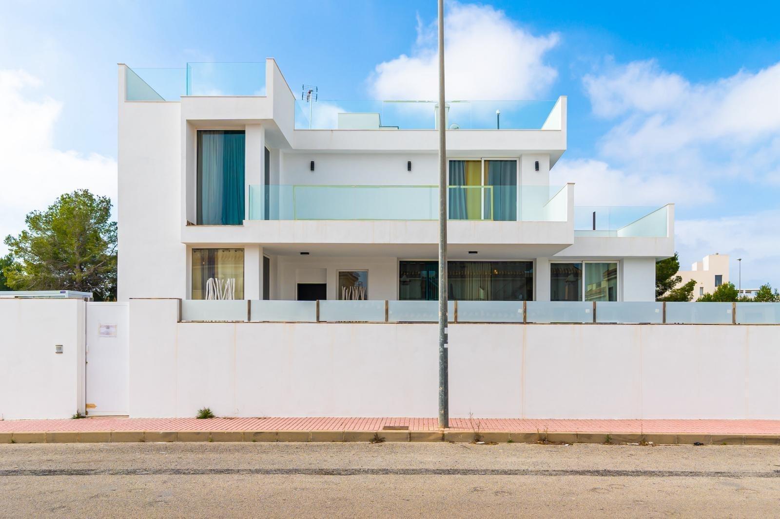 Villa in Urbanizacion los Balcones - view 1