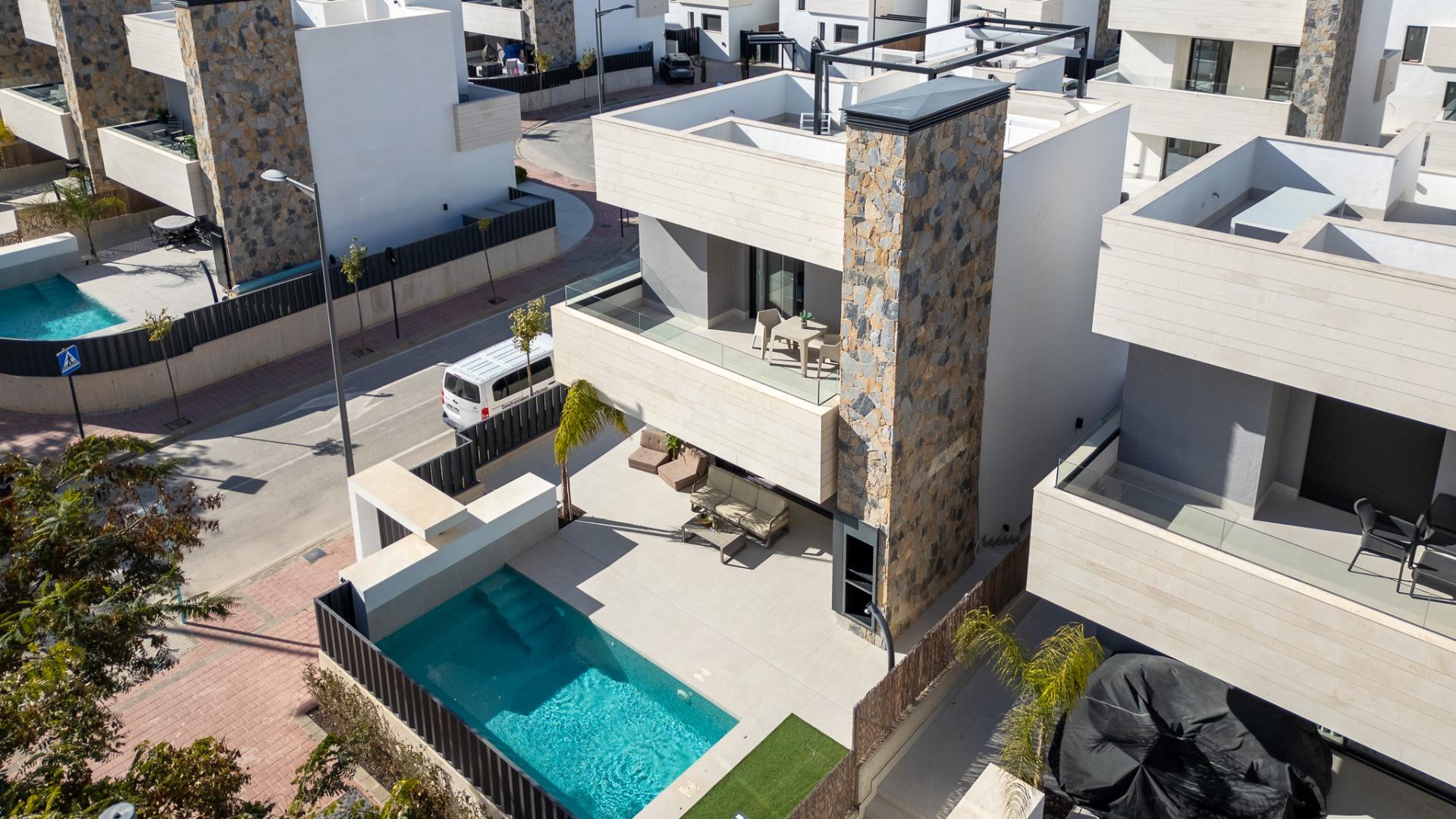 Villa in Torre-Pacheco - view 1