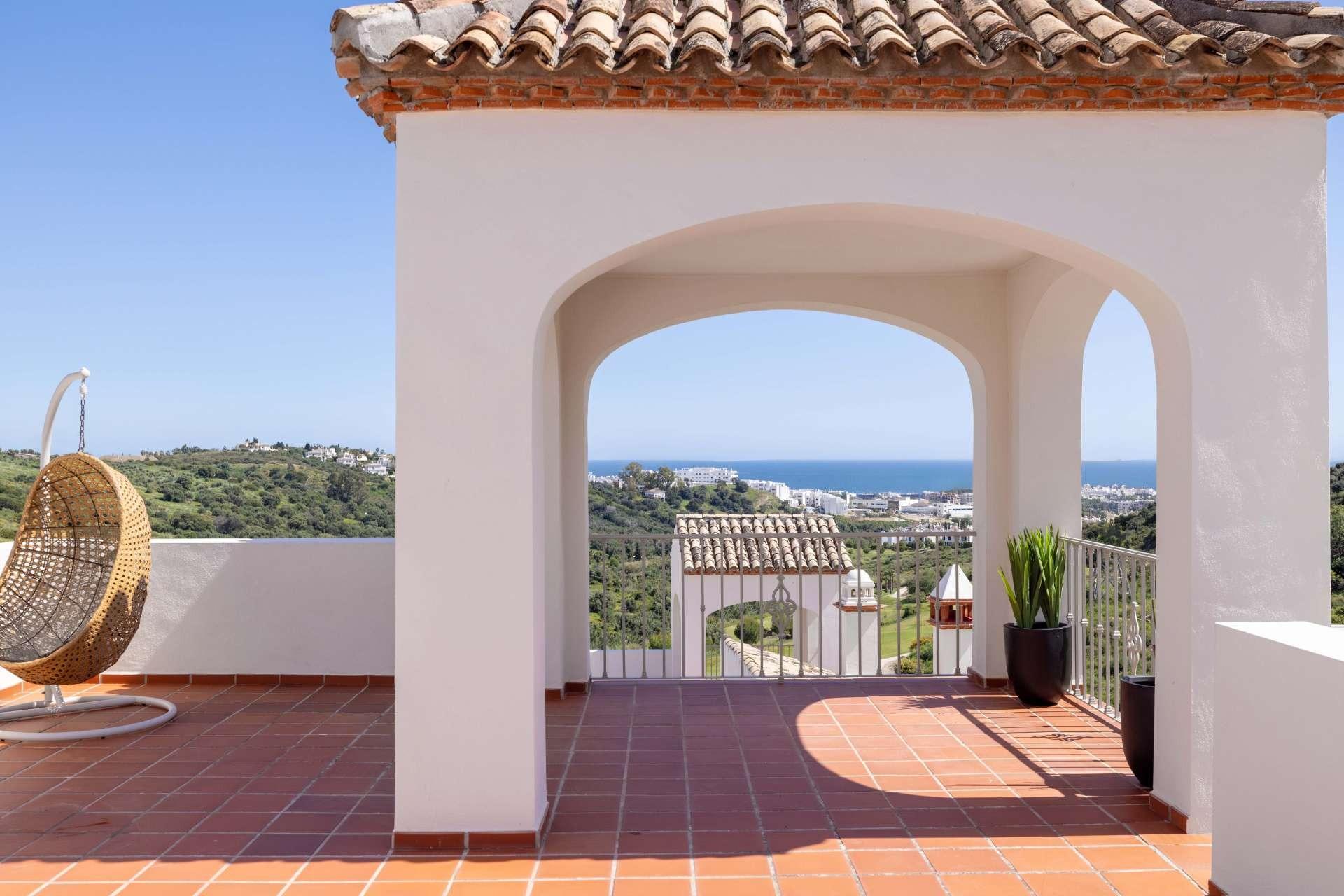 Villa in Estepona - view 1