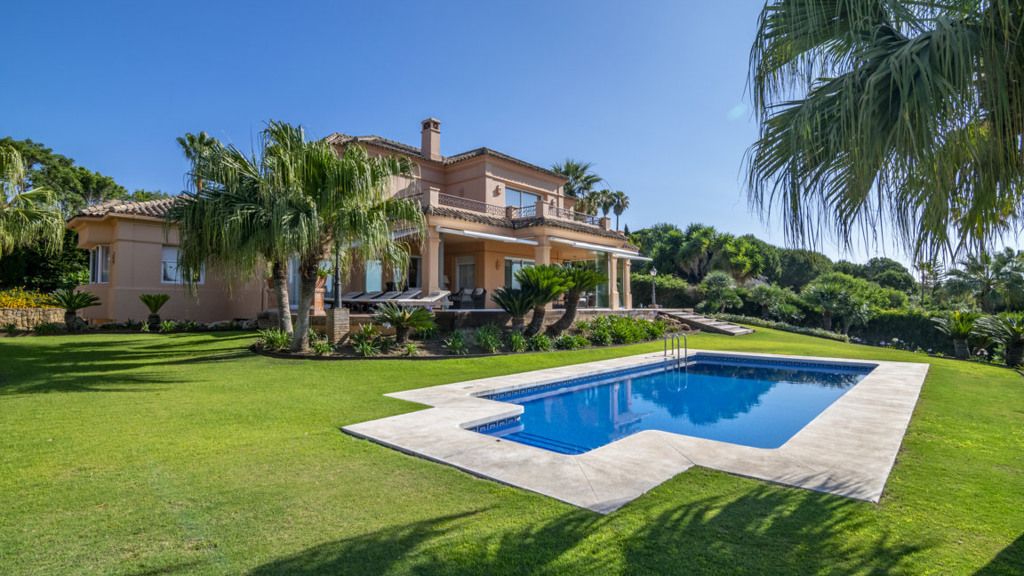 House in San Roque - view 1