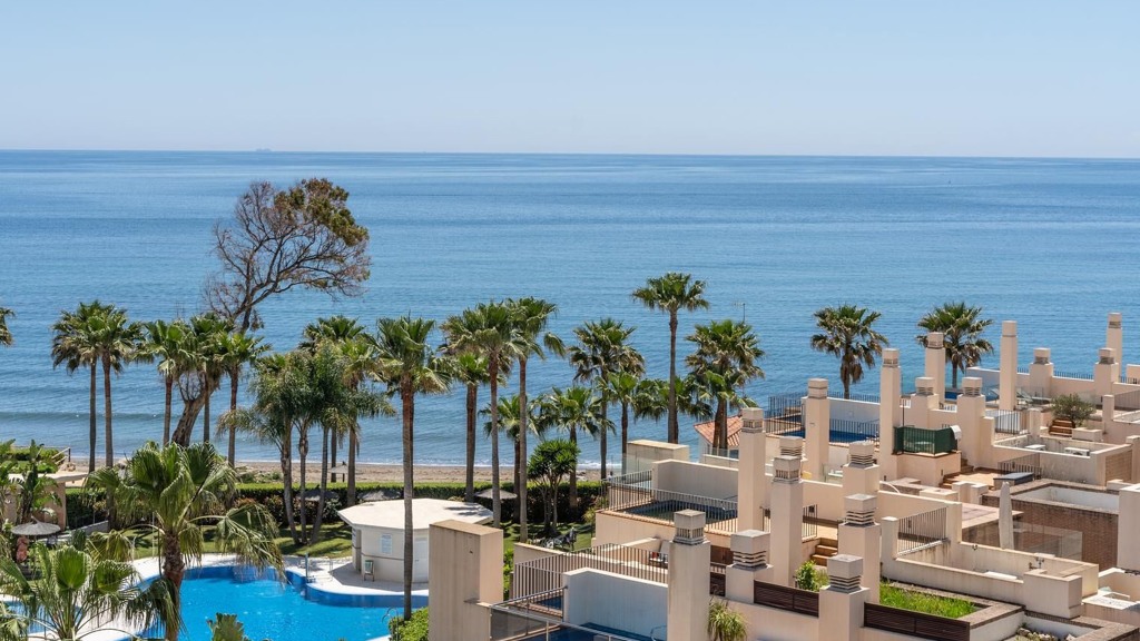House in Estepona - view 1