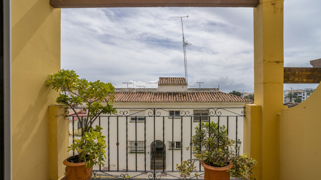 House in Estepona - view 1
