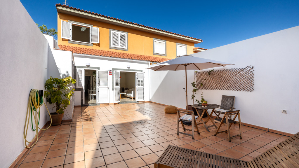 House in Casas de Moya - view 1