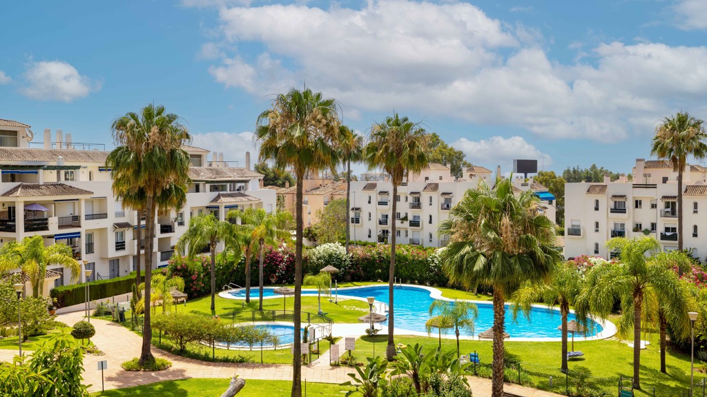 House in Marbella Del Este - view 1