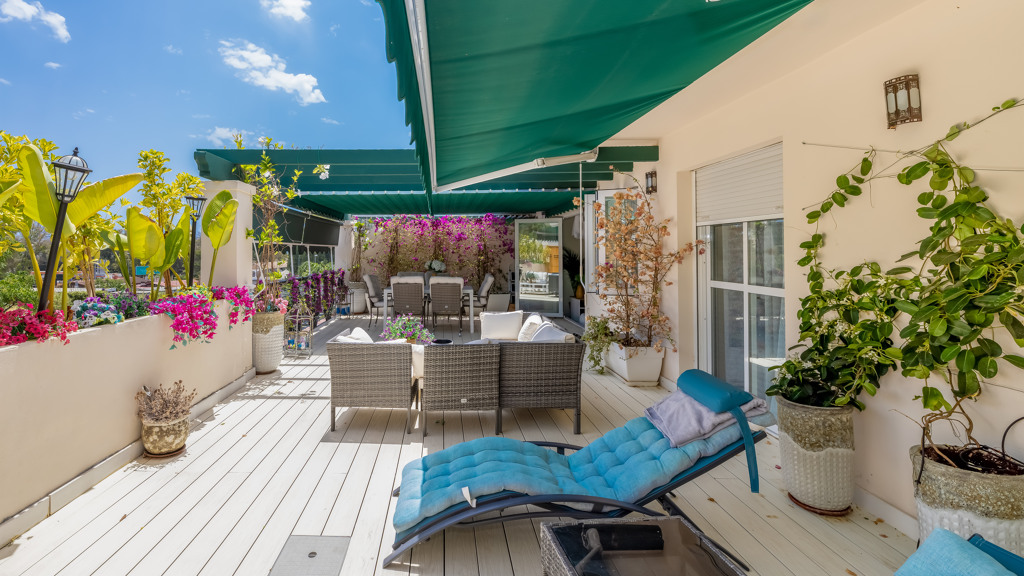 House in Marbella Del Este - view 1