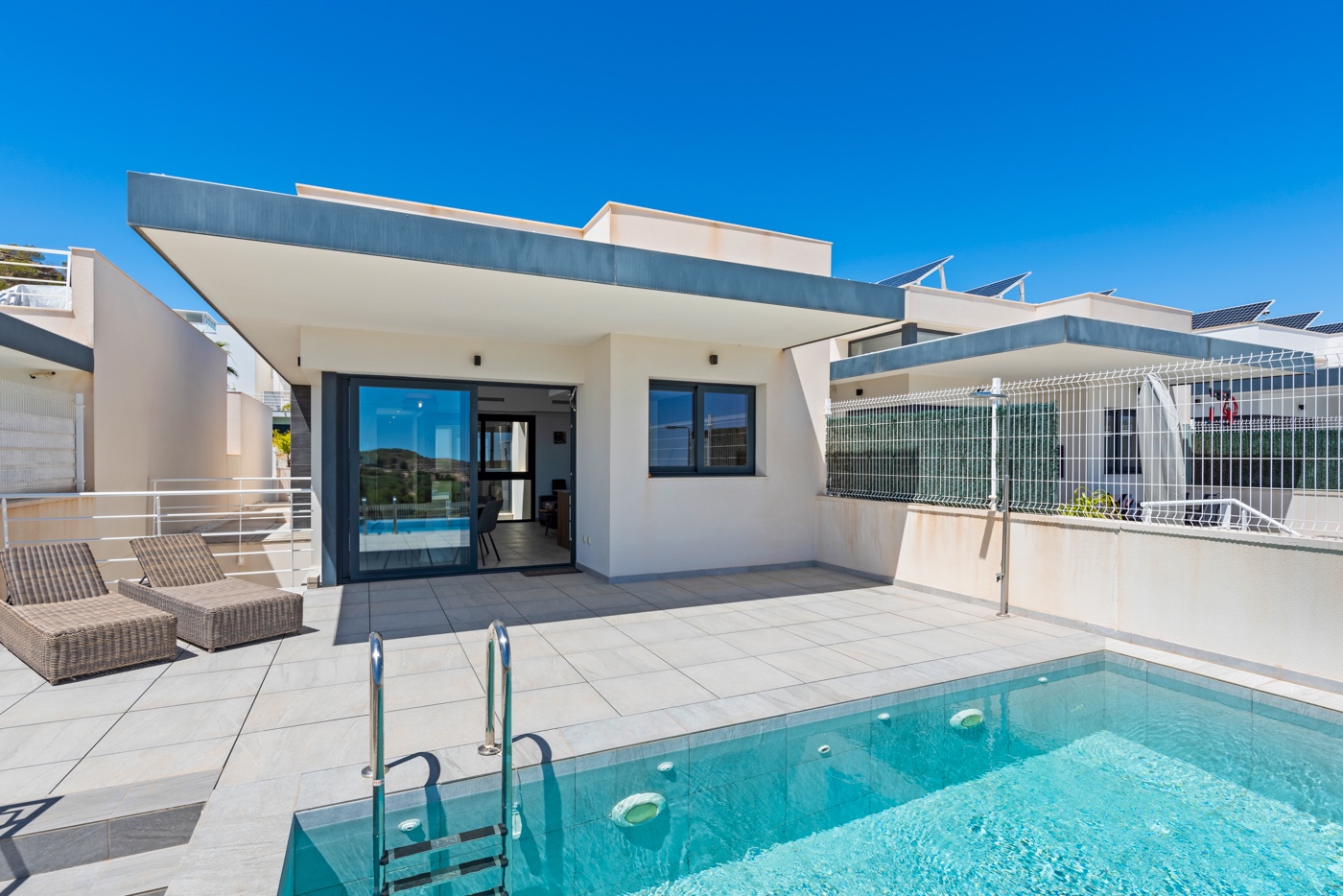 Villa in San Miguel de Salinas - view 1