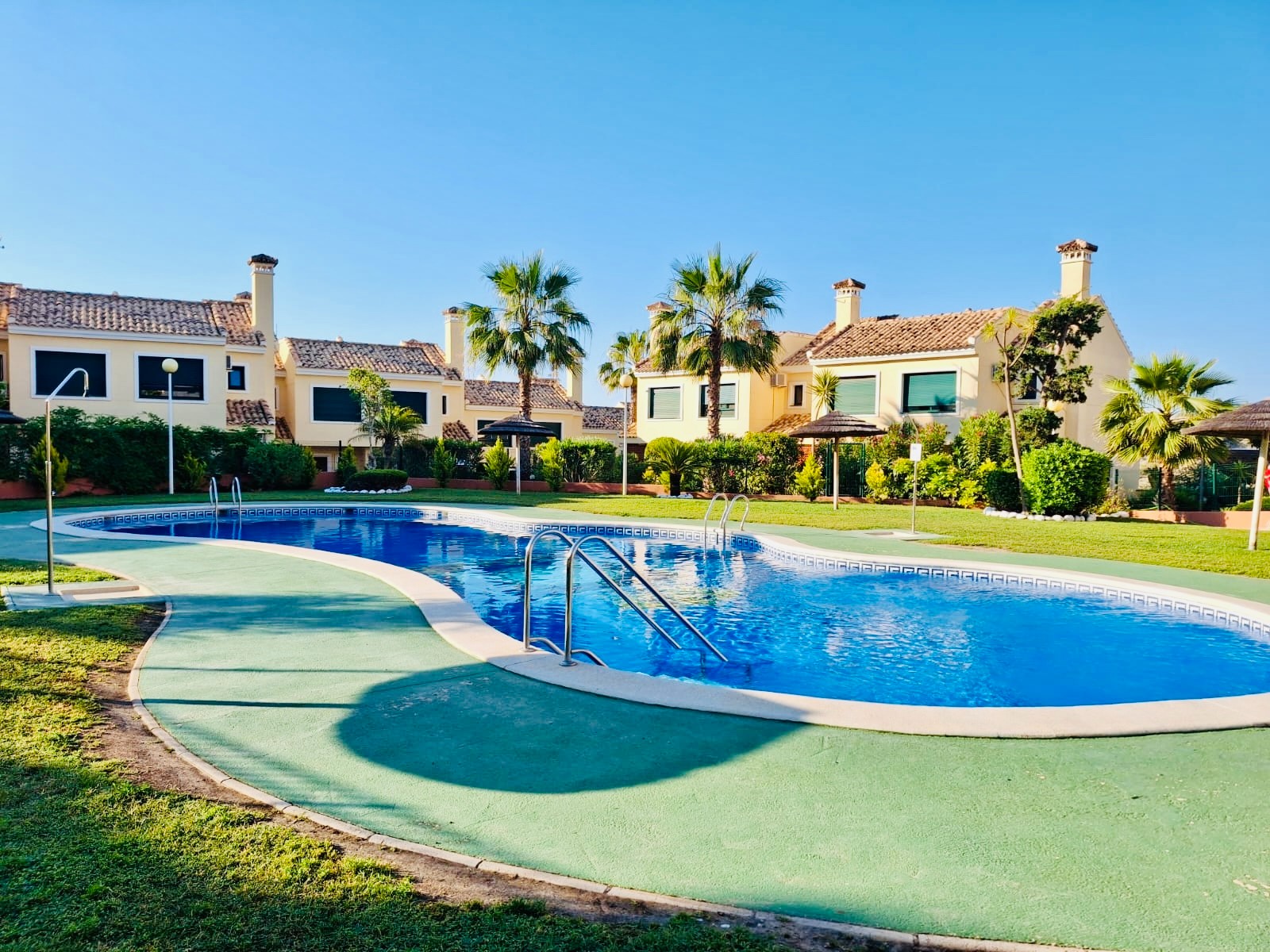 Apartment in Urbanizacion los Balcones - view 1