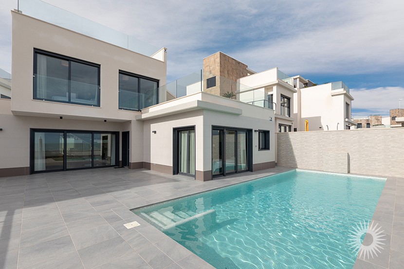 Villa in Alicante - view 1