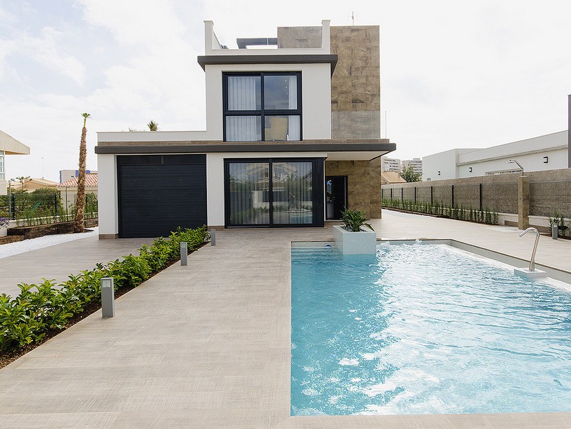 Villa in Alicante - view 1