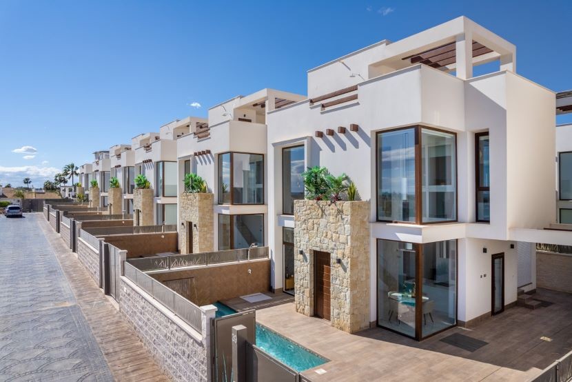 Villa in Los Montesinos - view 1