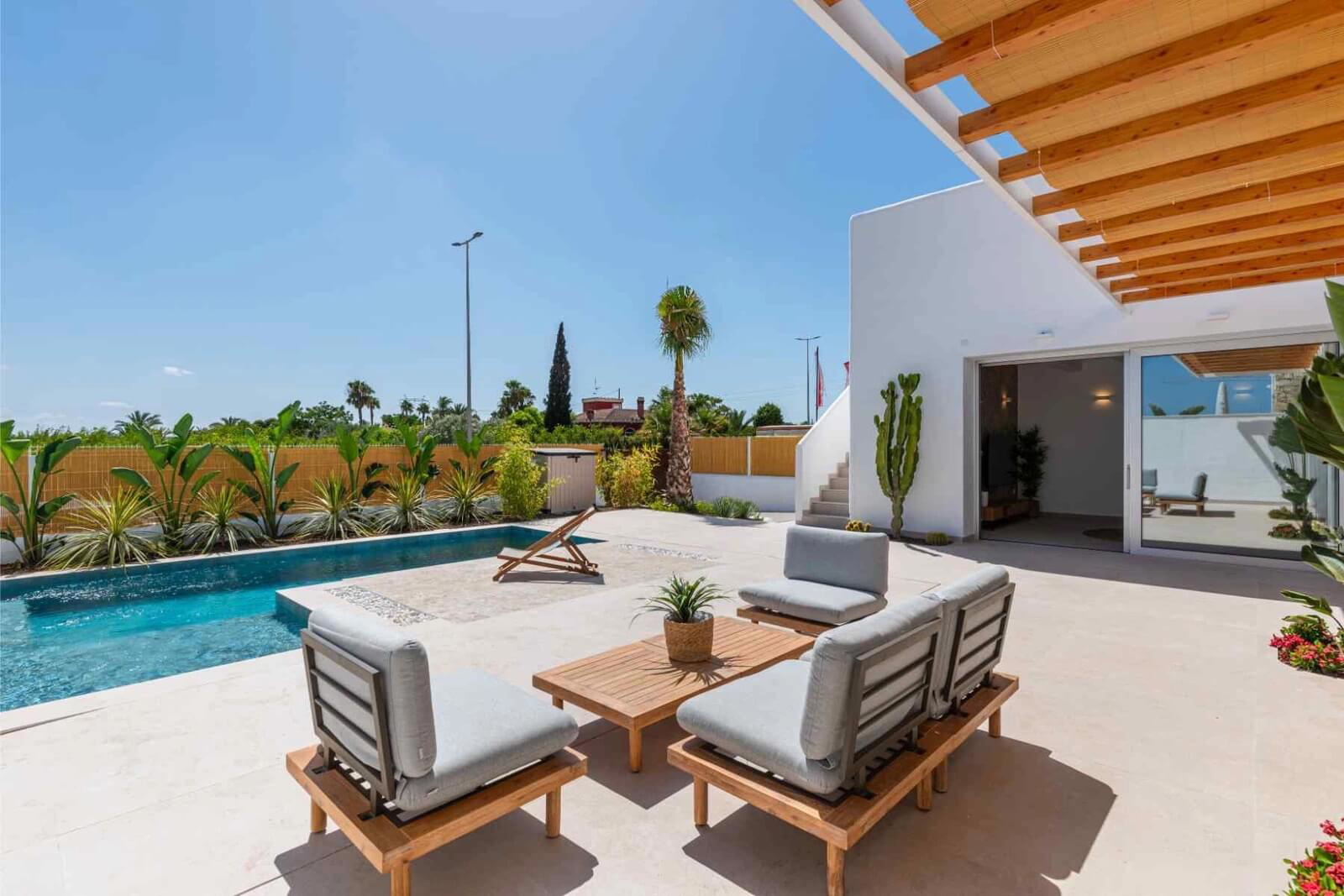 Villa in Alicante - view 1