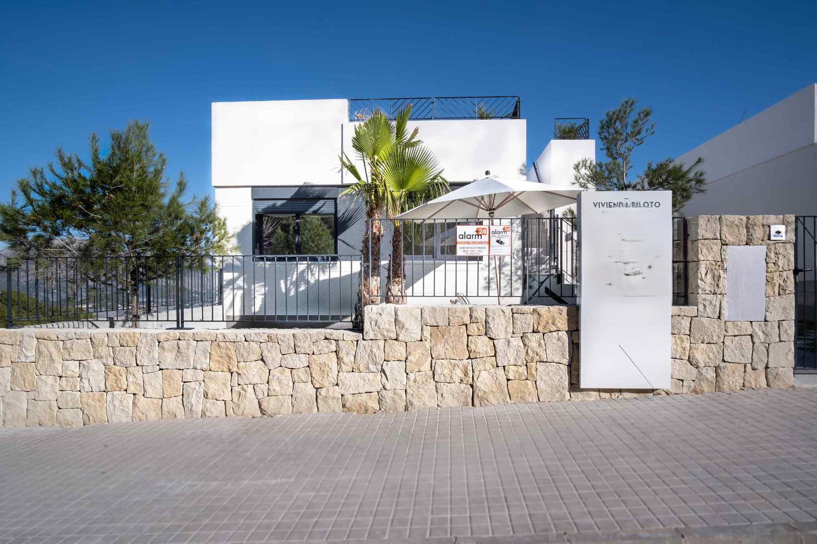 Villa in Alicante - view 1