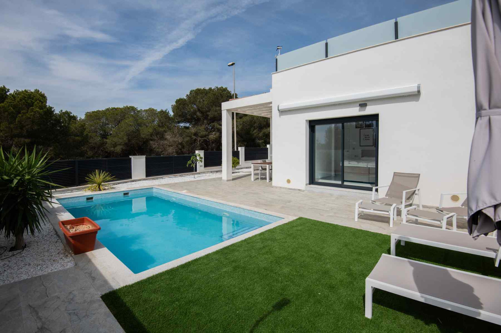 Villa in El Pinar de Campoverde - view 1