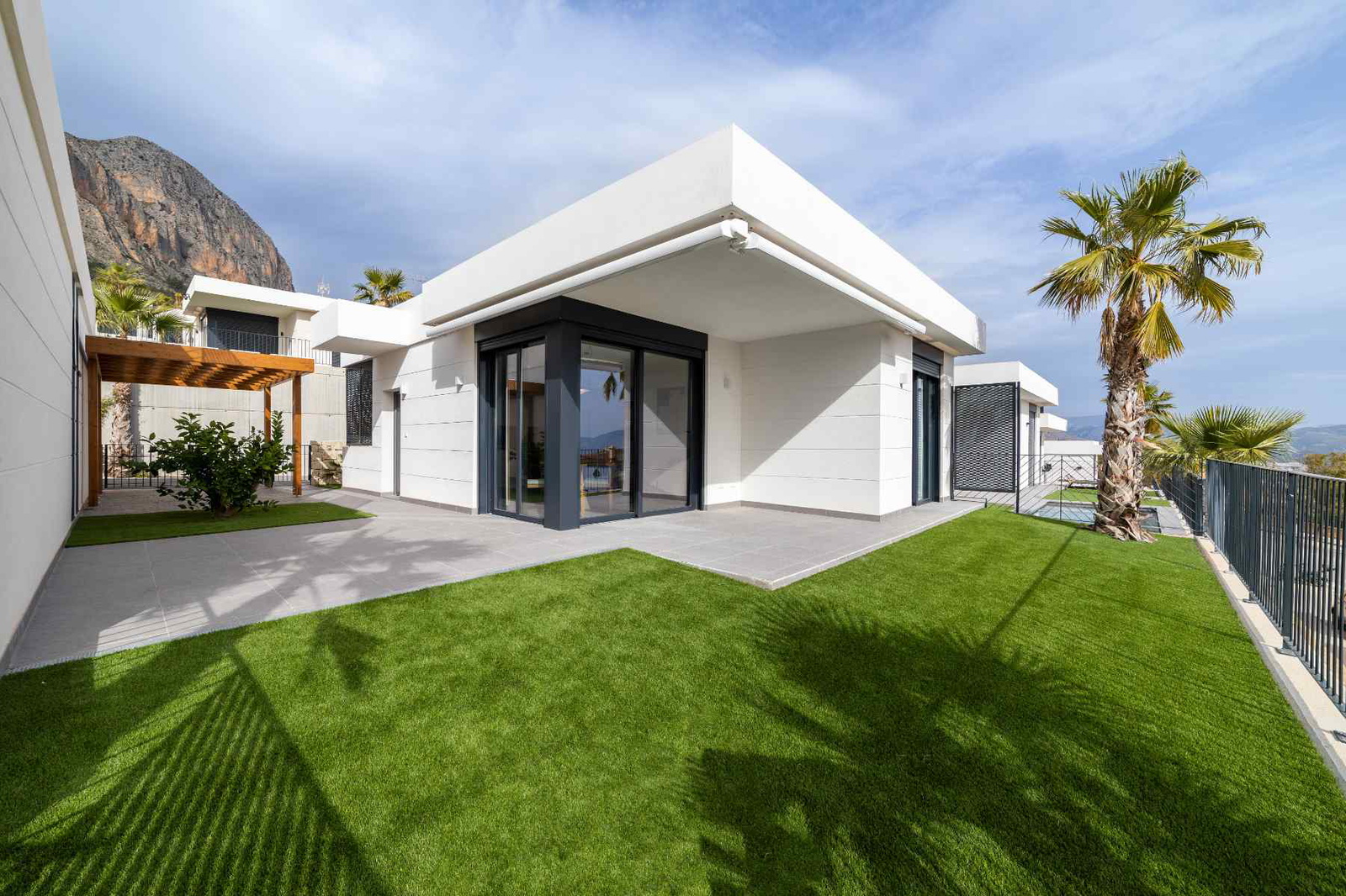 Villa in Alicante - view 1