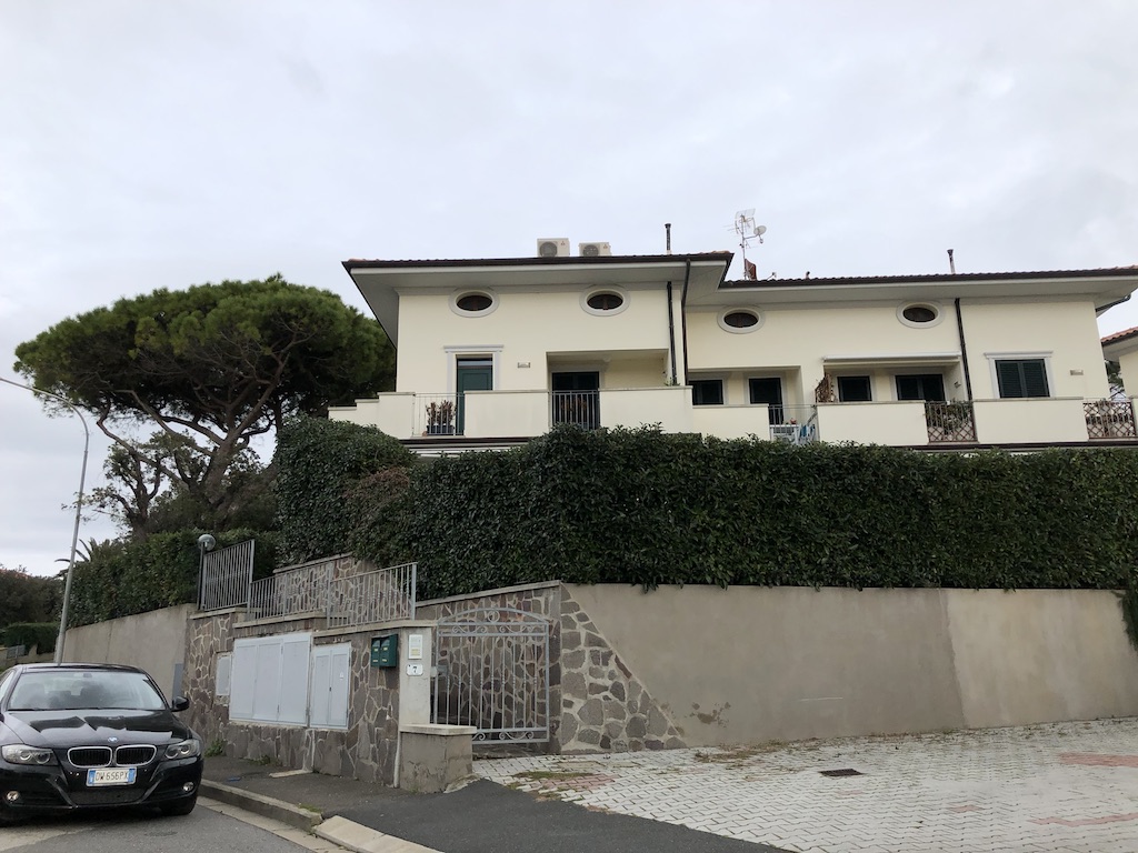 House in Castiglioncello - view 1