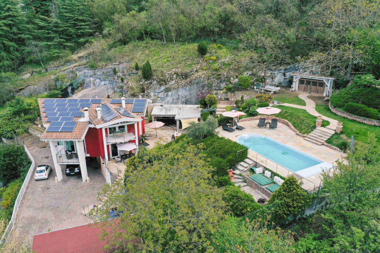 Villa in Rovereto - view 1