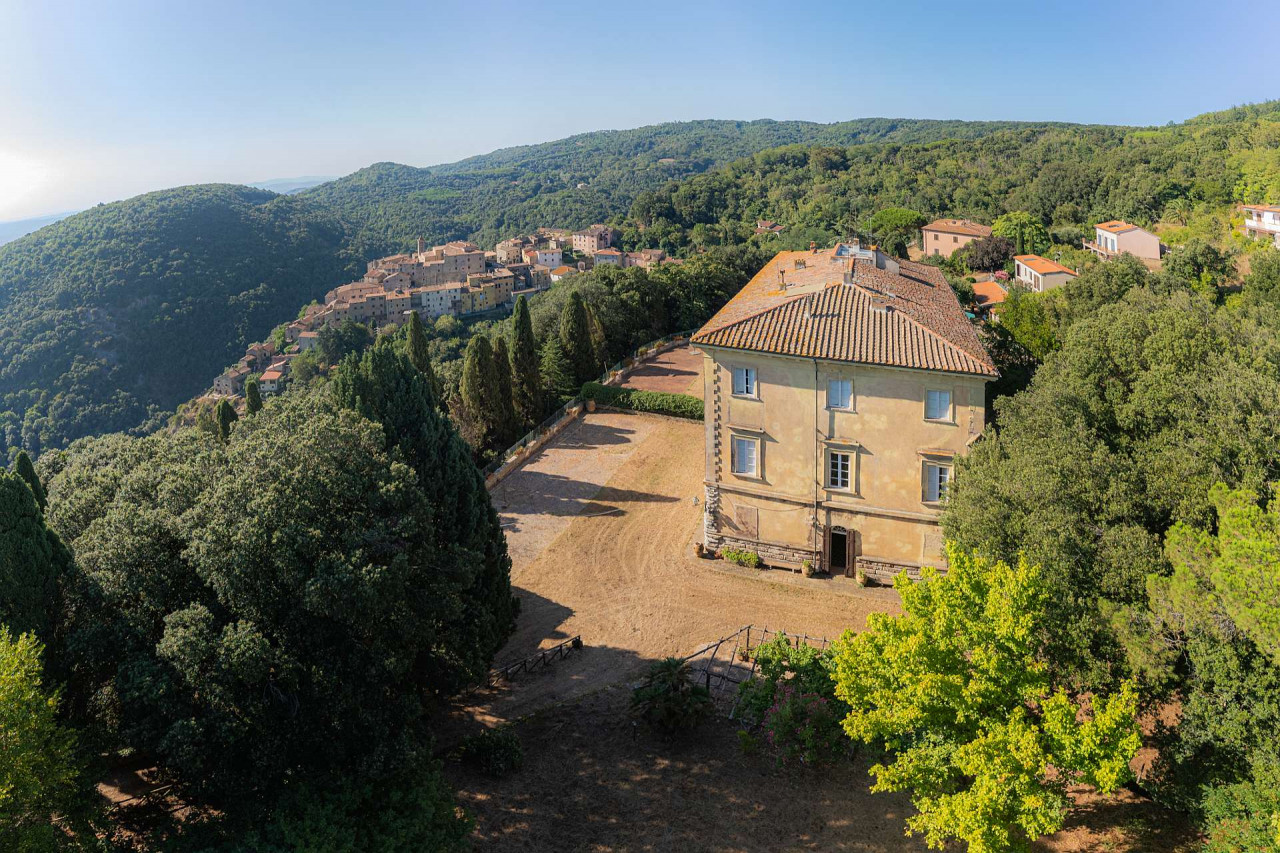 House in Sassetta - view 1